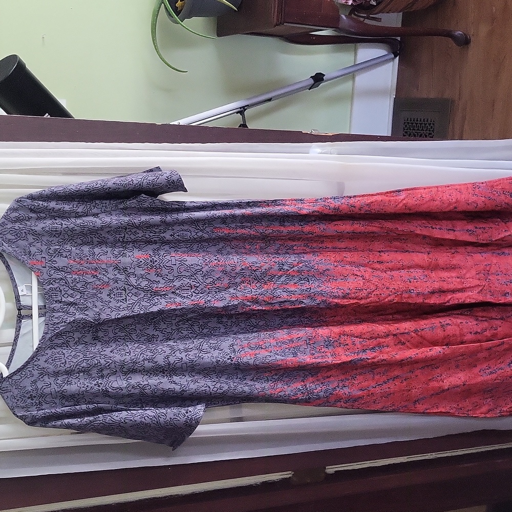 Women's XL short sleeve blue and red long dress